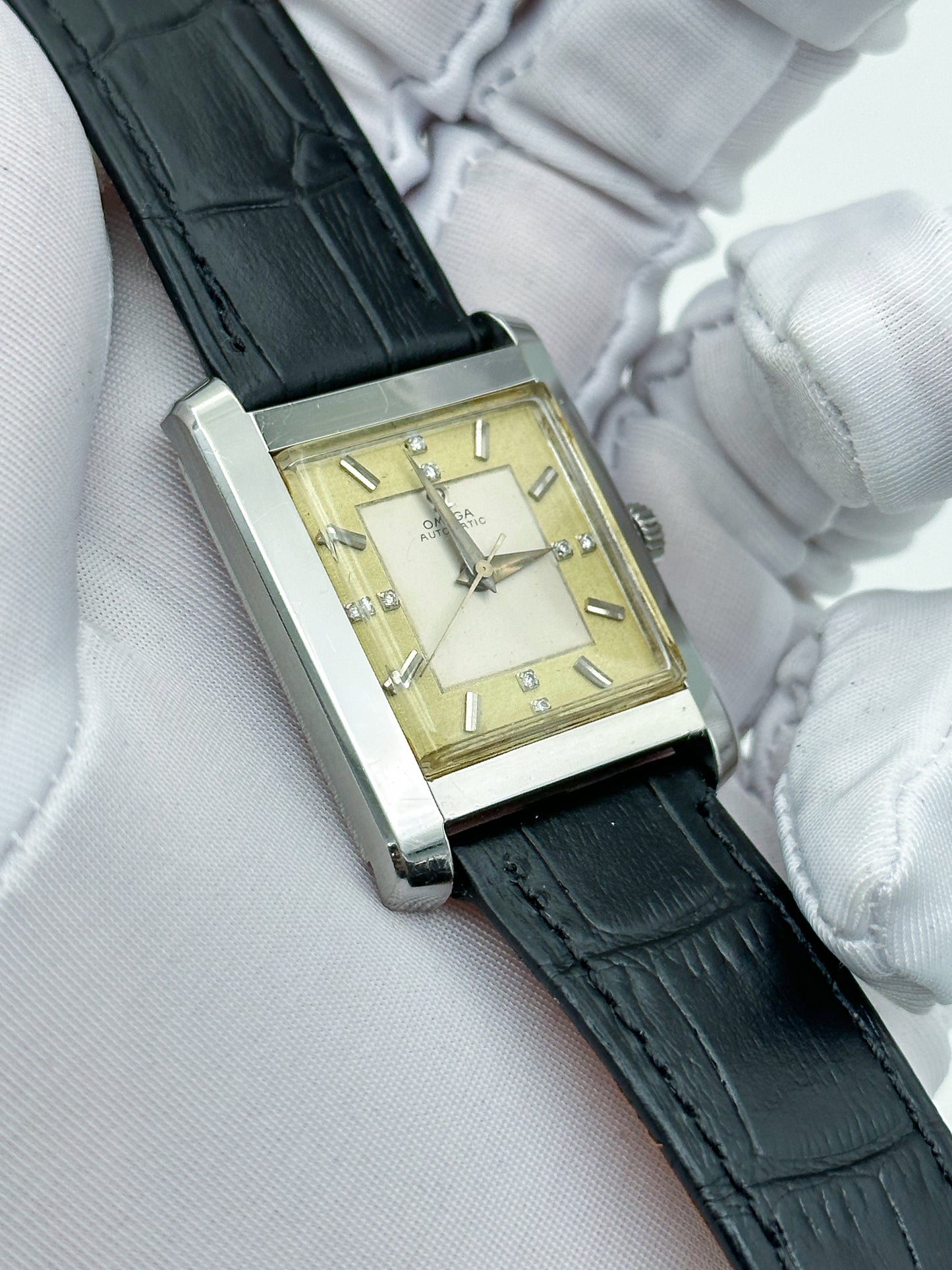 OMEGA AUTOMATIC MOD DIAL REF. 3999 5SC