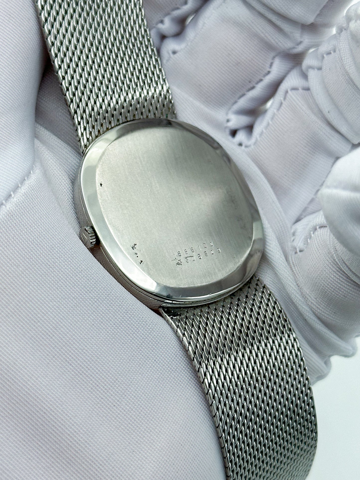 UNIVERSAL GENÈVE GILT SHADOW ULTRA-SLIM AUTOMATIC REF. 866104