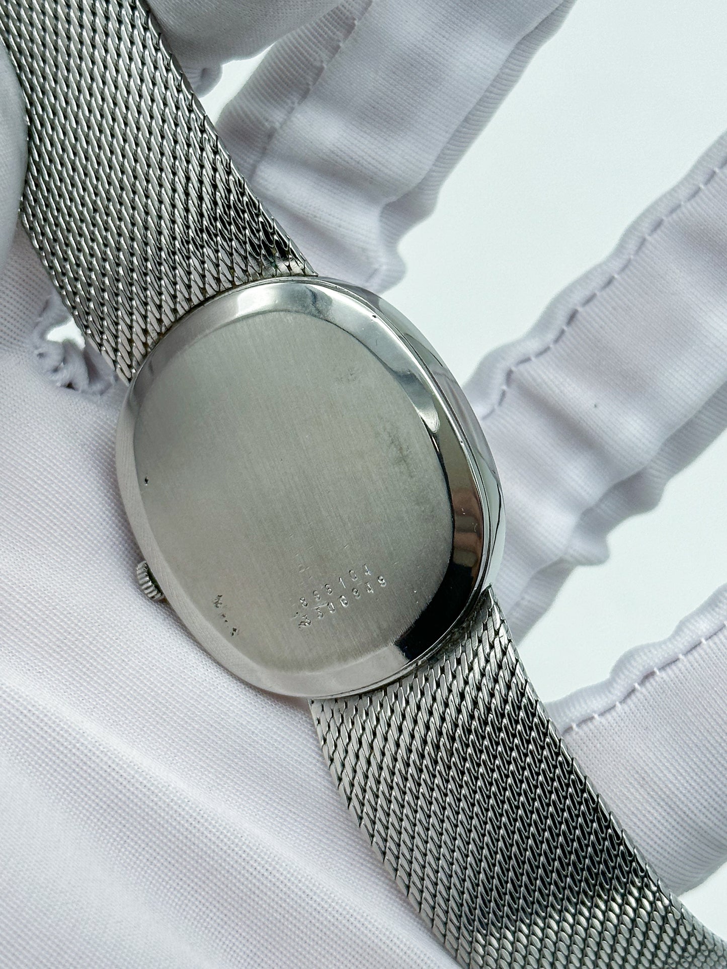 UNIVERSAL GENÈVE GILT SHADOW ULTRA-SLIM AUTOMATIC REF. 866104