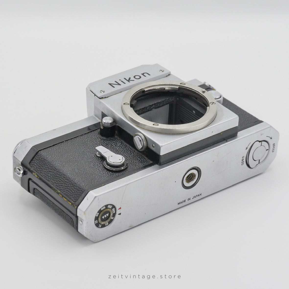 NIKON F + STANDARD PRISM + WAIST-LEVEL FINDER