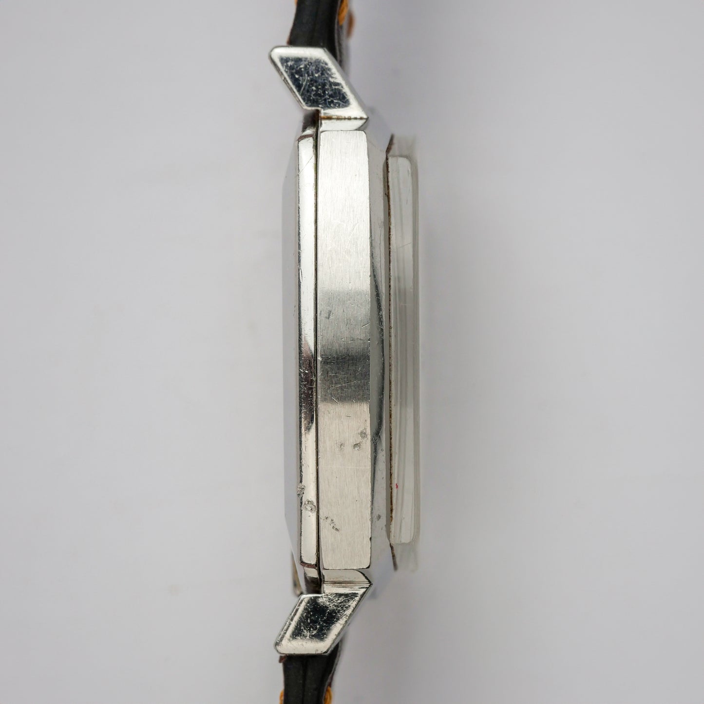 OMEGA GENÈVE REF. 132.0052