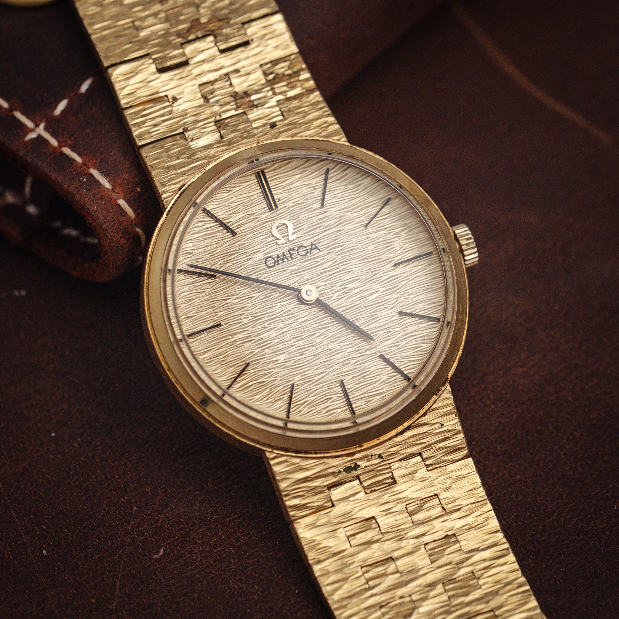 時計 VINTAGE OMEGA OMEGA CLASSIC REF. DD6346 – Zeit Vintage Watch