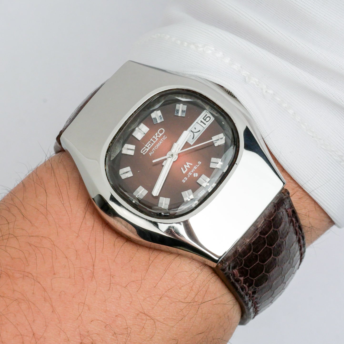 SEIKO LORD MATIC LM AUTOMATIC DAY-DATE FACETED CRYSTAL REF. 5606-5170