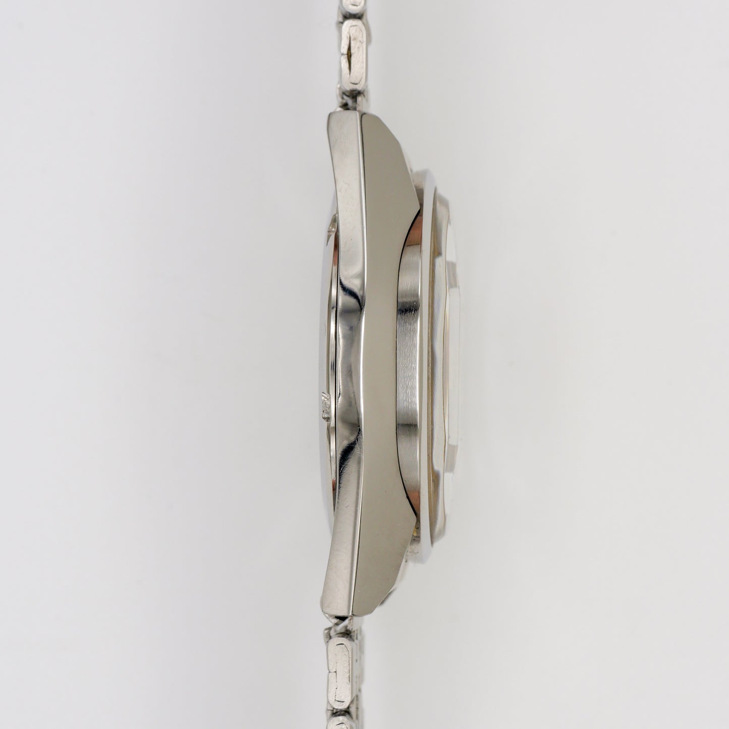 SEIKO LORD MATIC LM 23 JEWELS AUTOMATIC DAY-DATE FACETED CRYSTAL REF. 5606-7310
