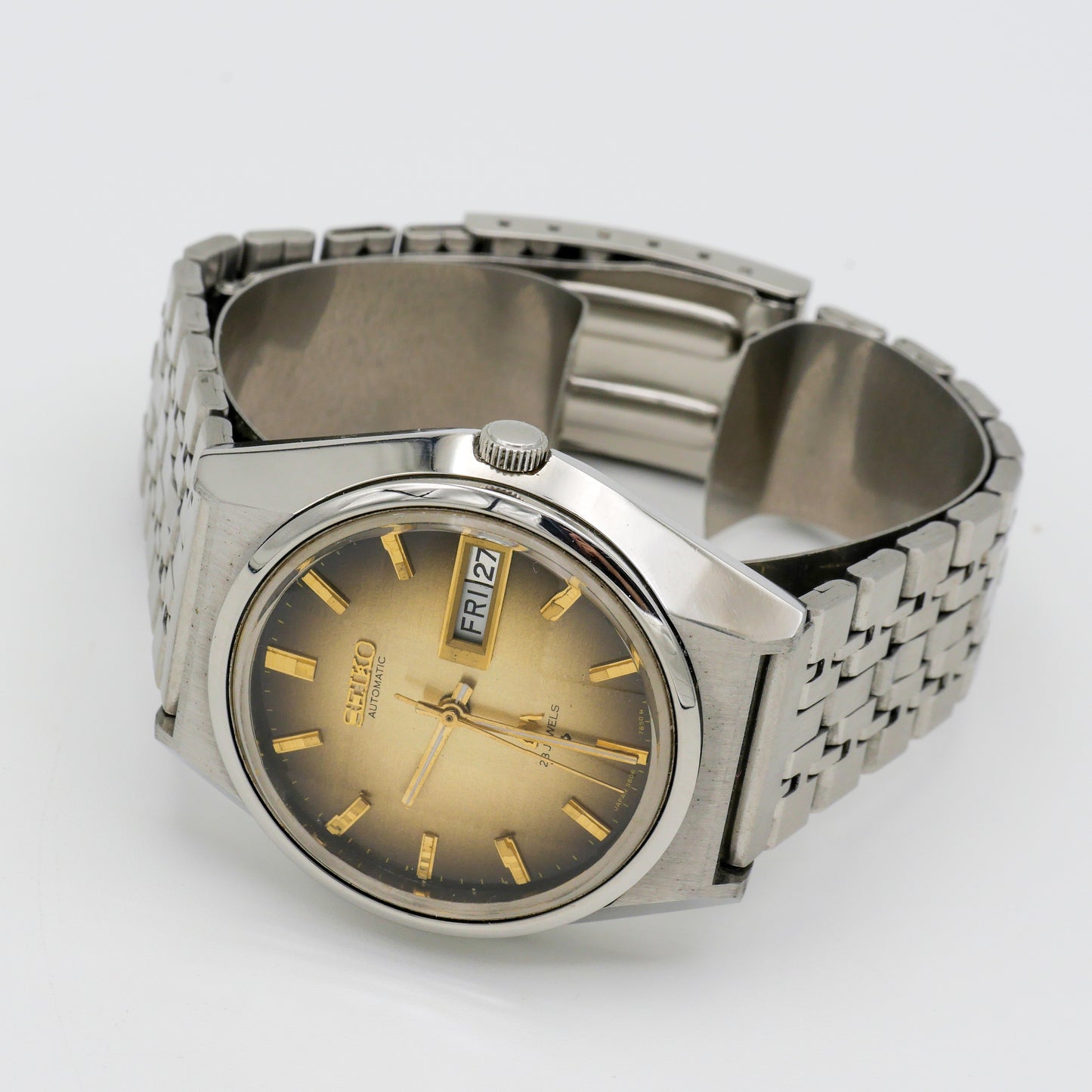 SEIKO LORD MATIC LM 23 JEWELS AUTOMATIC DAY-DATE FACETED CRYSTAL REF. 5606-7310