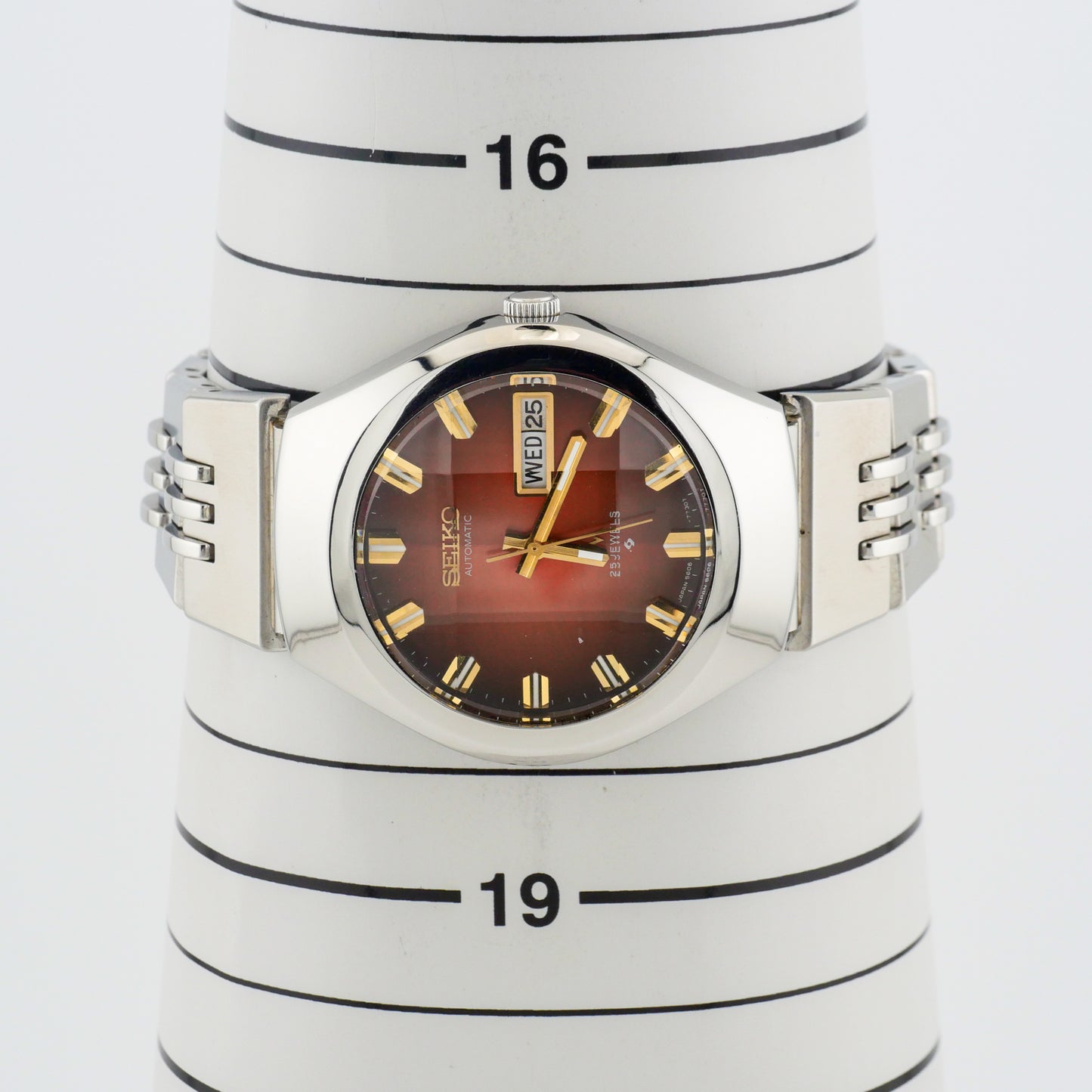 SEIKO LORD MATIC LM 23 JEWELS AUTOMATIC REF. 5606-7360