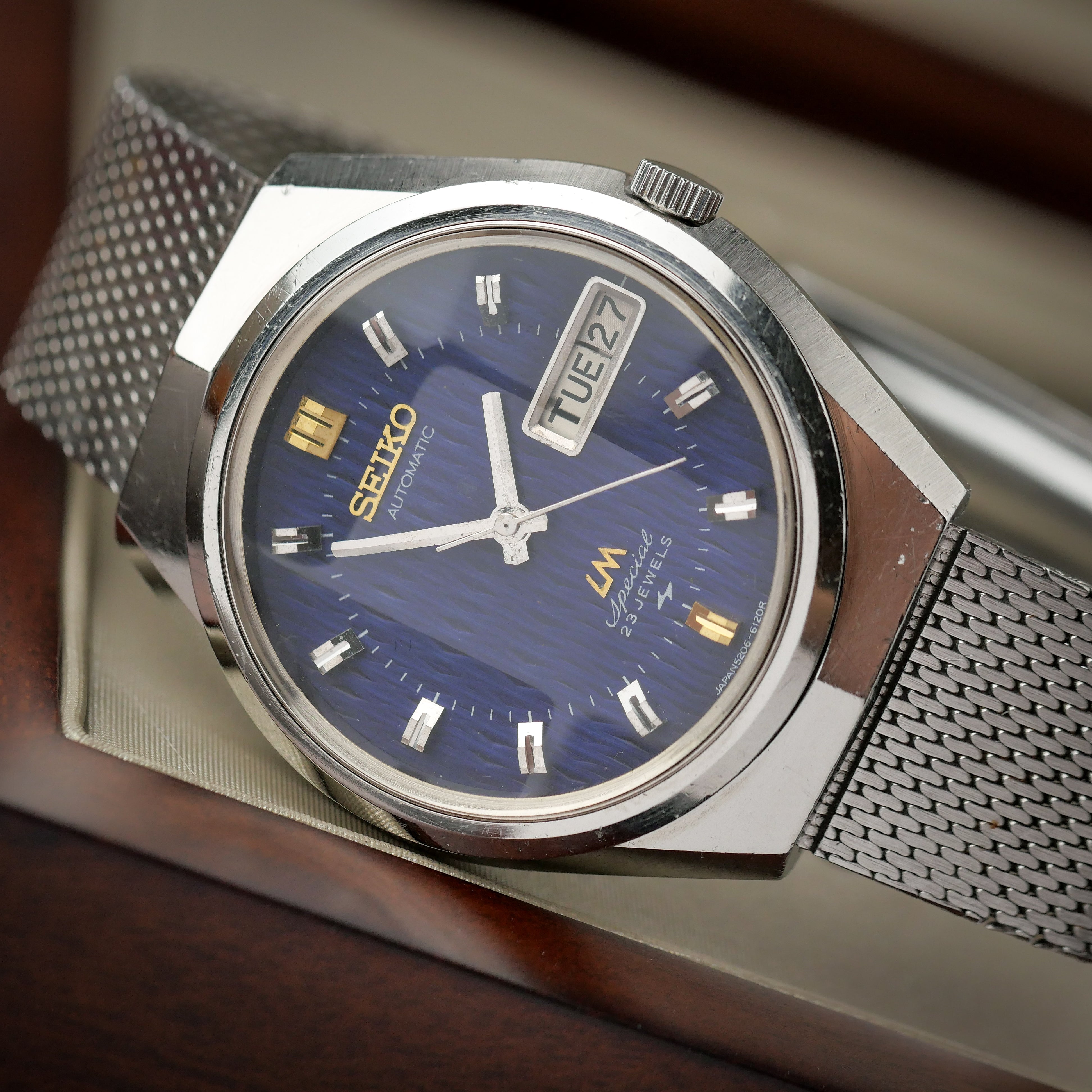 LOT 6 BOUTONS vintage gris paillette inclusion pied 1,7 cm LOT 6 BOUTONS vintage gris paillette inclusion pied 1,7 cm