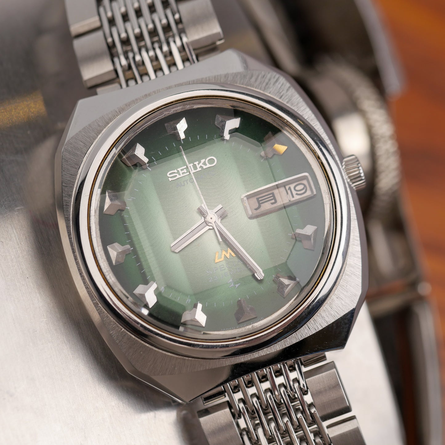 SEIKO LM SPECIAL DAY-DATE AUTOMATIC FACETED CRYSTAL GREEN DIAL REF. 5216-6000