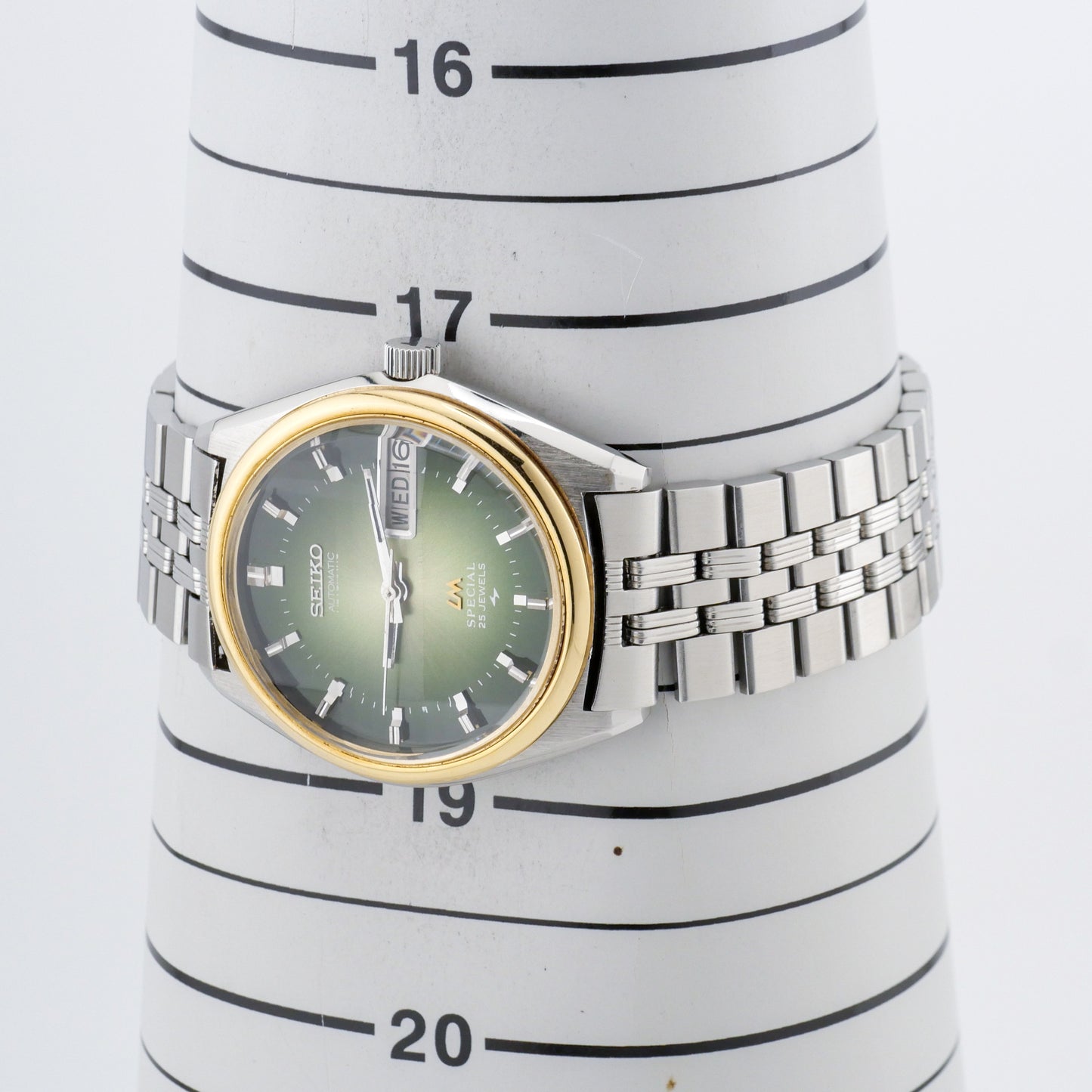 SEIKO LORD MATIC LM SPECIAL 25 JEWELS AUTOMATIC REF. 5216-6010