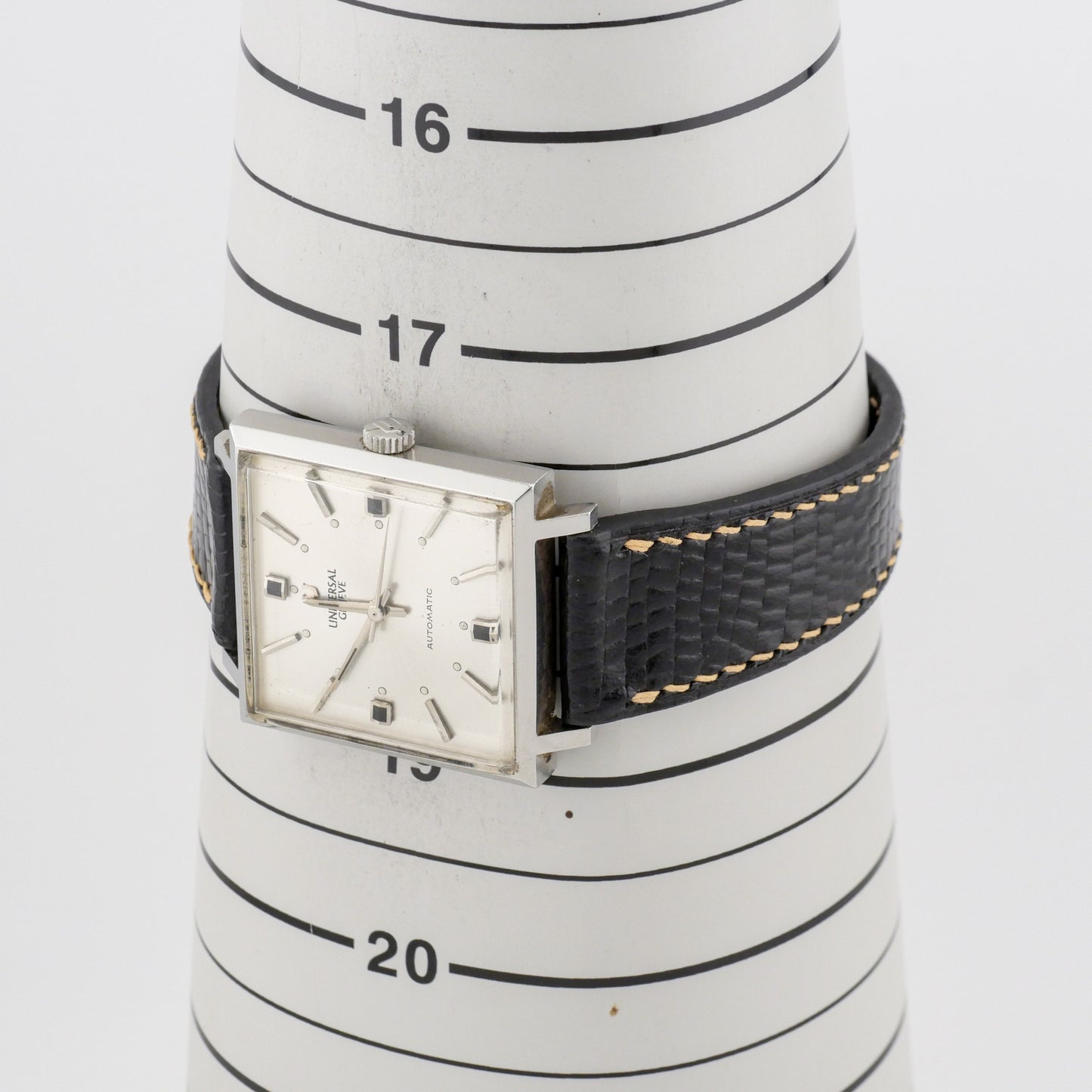 UNIVERSAL GENÈVE SUPER-MICROTOR AUTOMATIC REF. 235105-1