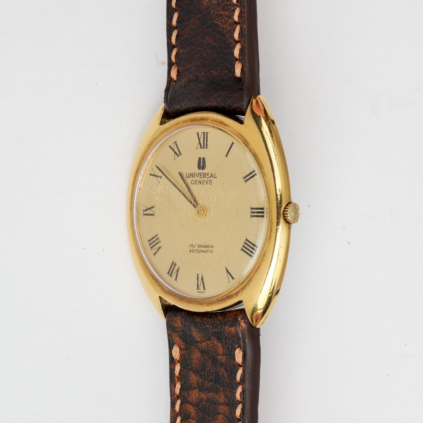 UNIVERSAL GENÈVE GILT SHADOW AUTOMATIC REF. 566101
