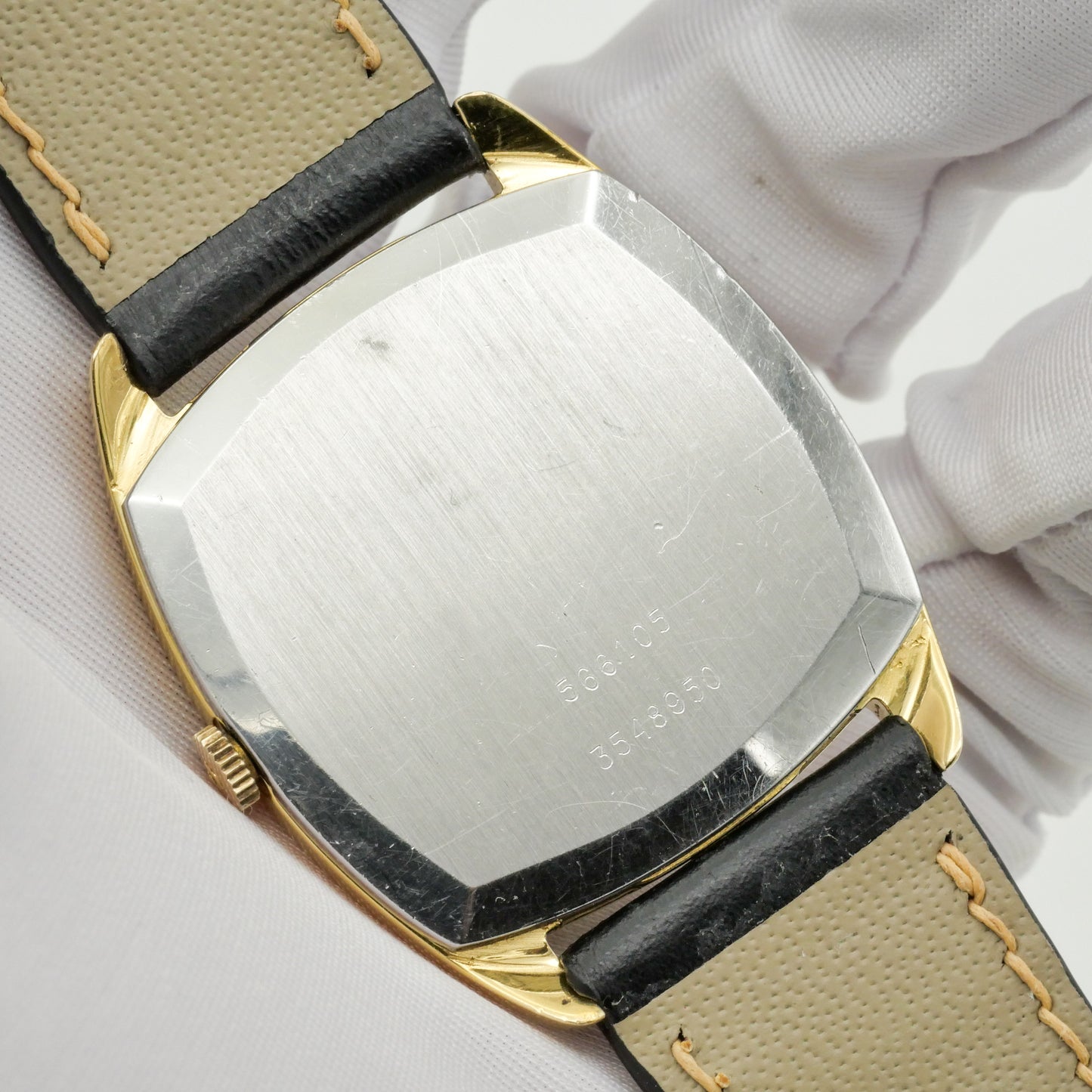 UNIVERSAL GENÈVE GILT SHADOW AUTOMATIC ULTRA THIN REF. 566105
