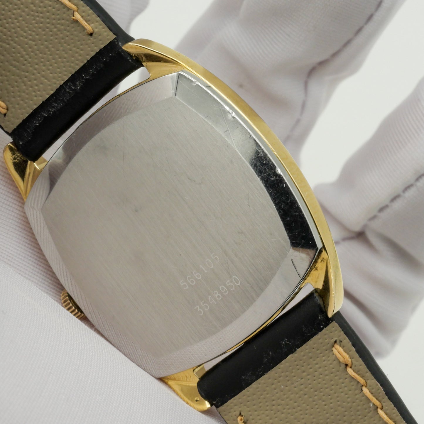 UNIVERSAL GENÈVE GILT SHADOW AUTOMATIC ULTRA THIN REF. 566105