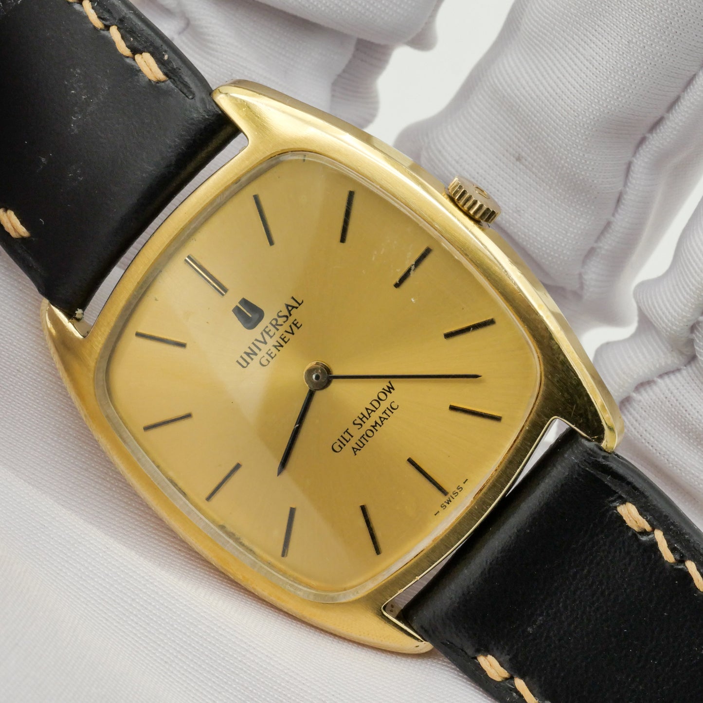 UNIVERSAL GENÈVE GILT SHADOW AUTOMATIC ULTRA THIN REF. 566105