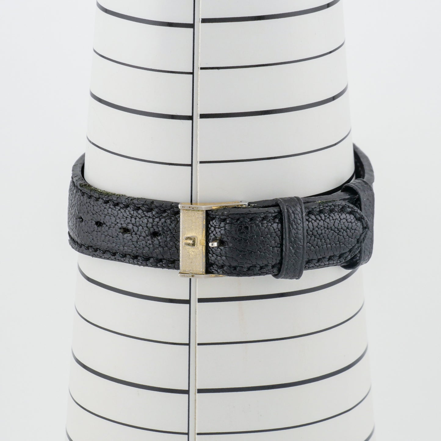 UNIVERSAL GENÈVE GILT SHADOW AUTOMATIC ULTRA-THIN REF. 566143