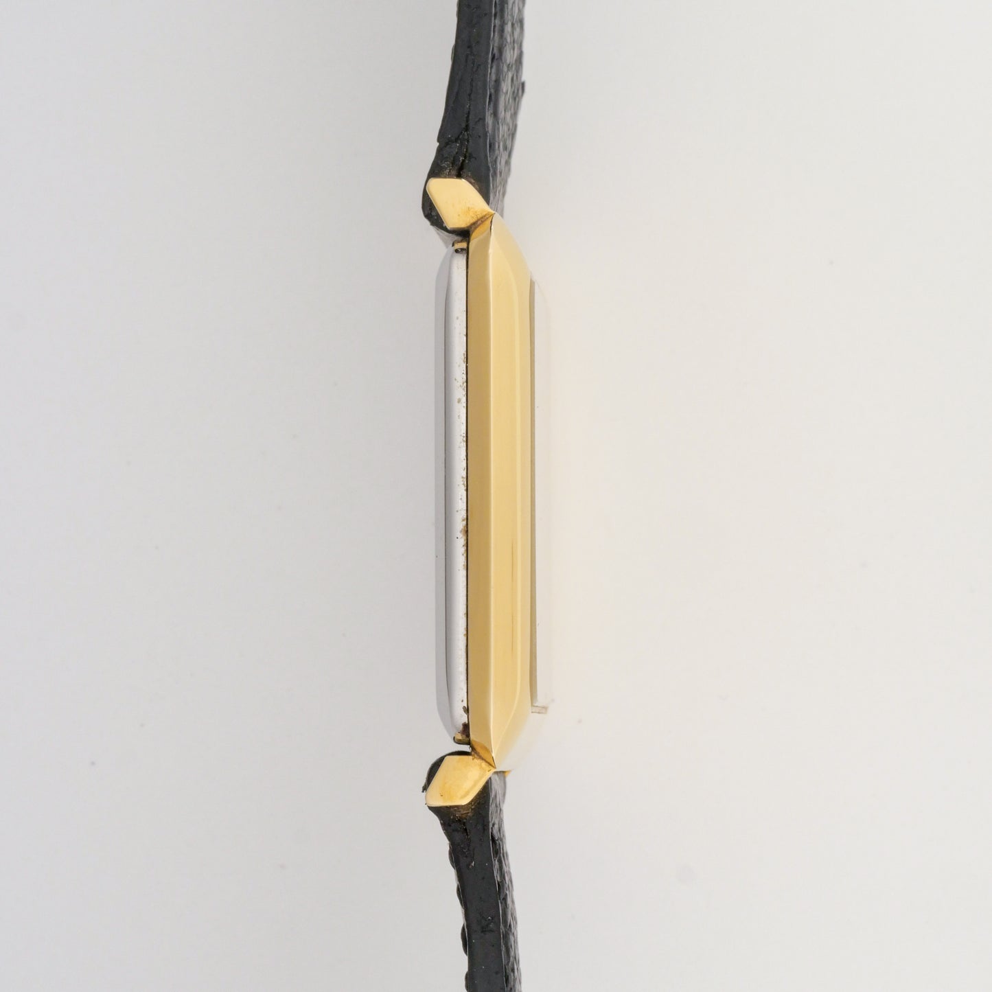 UNIVERSAL GENÈVE GILT SHADOW AUTOMATIC ULTRA-THIN REF. 566143