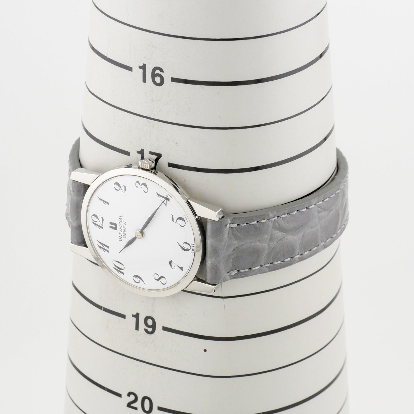 UNIVERSAL GENÈVE REF. 842101