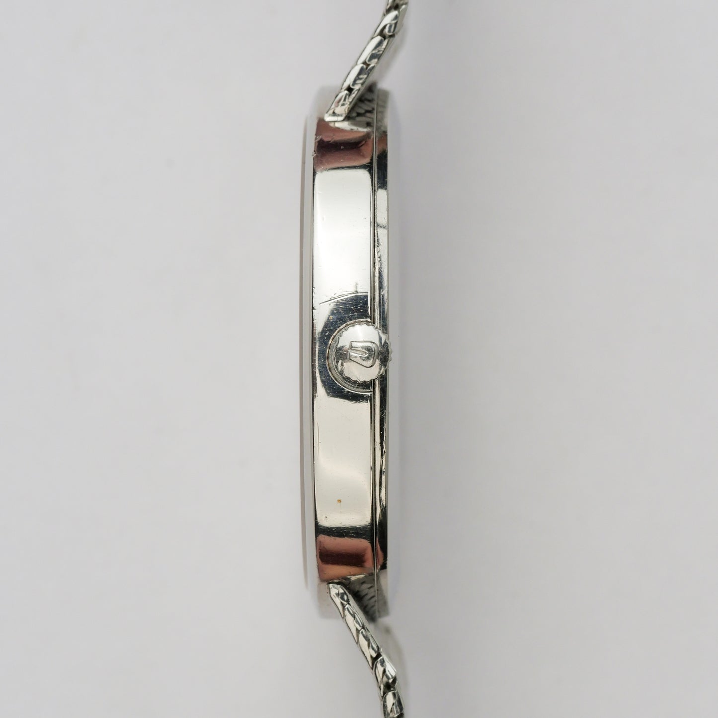 UNIVERSAL GENÈVE WHITE SHADOW ULTRA-SLIM AUTOMATIC REF. 866104