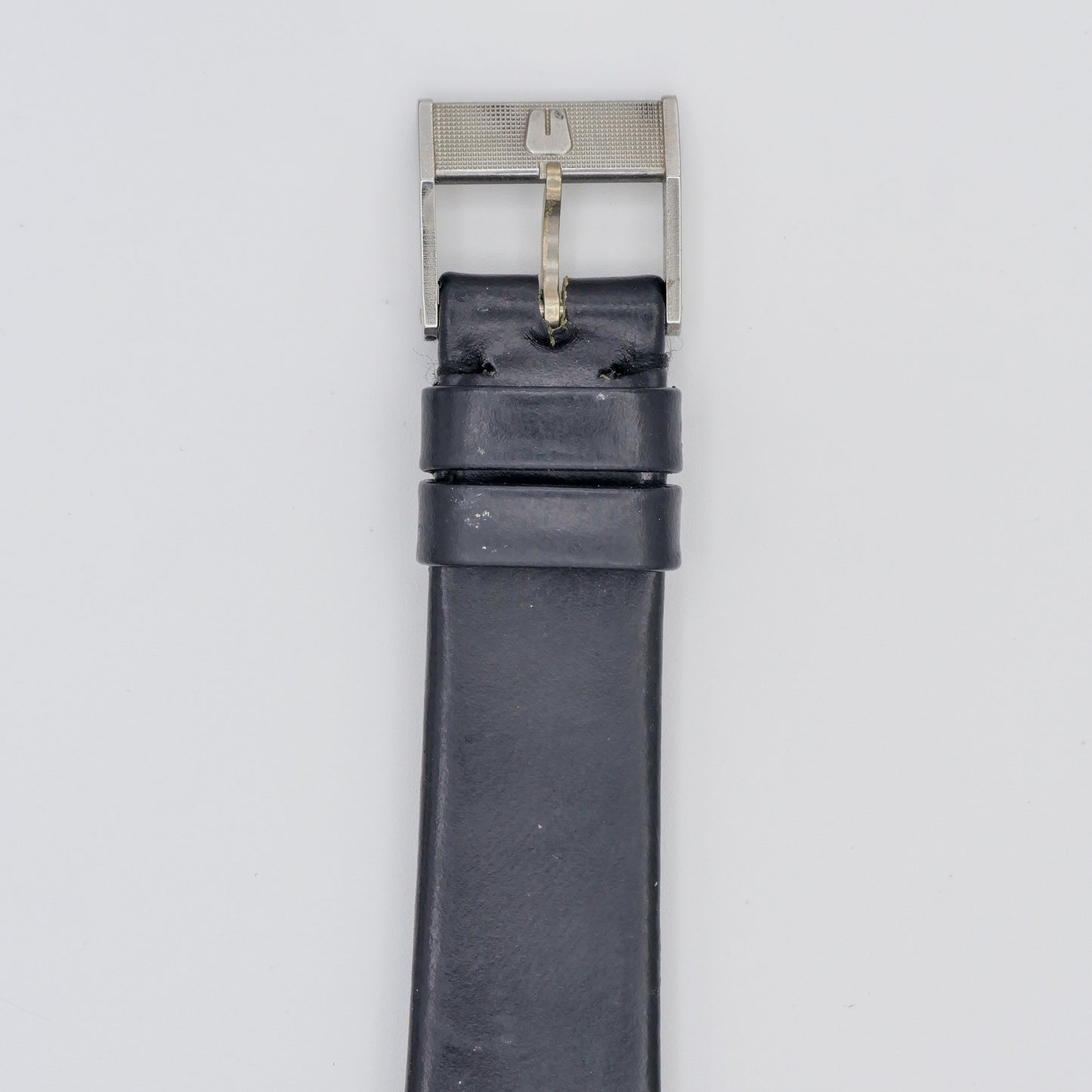 UNIVERSAL GENÈVE WHITE SHADOW AUTOMATIC ULTRA THIN REF. 866152