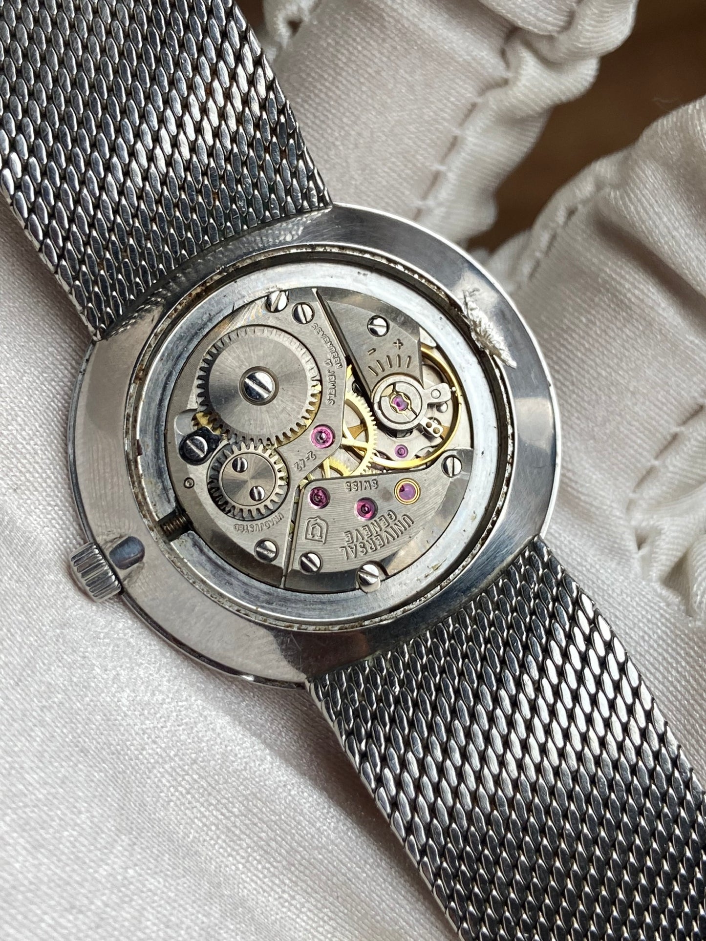 UNIVERSAL GENÈVE LADIES REF. 842005