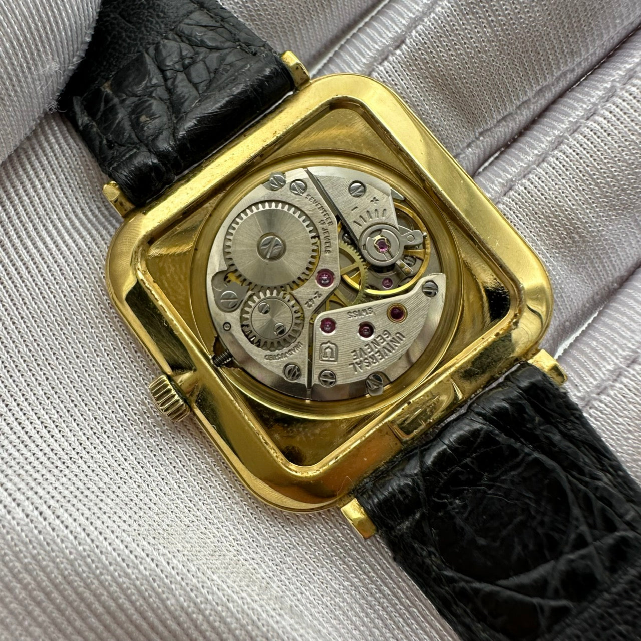 UNIVERSAL GENÈVE REF. 542203