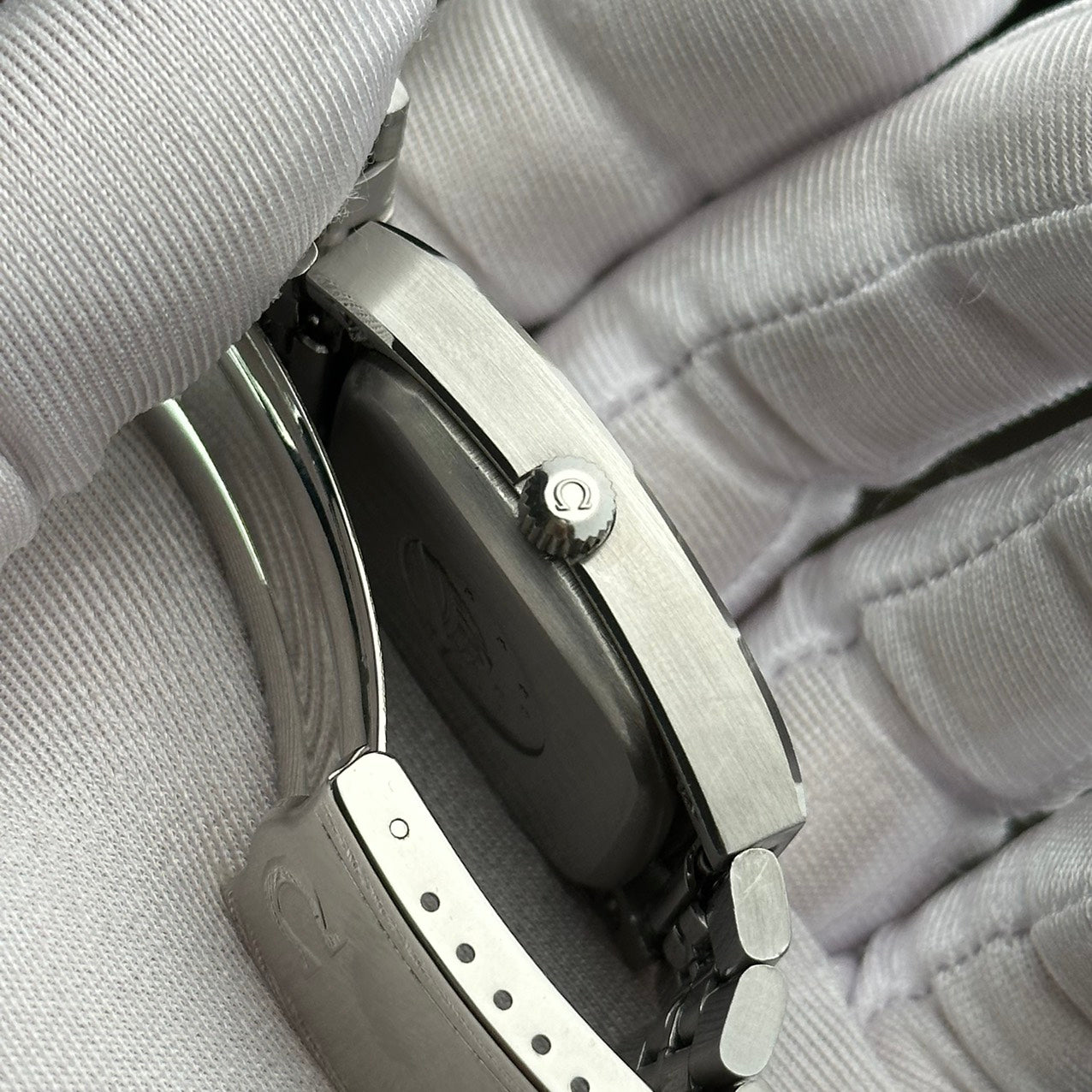 OMEGA CONSTELLATION AUTOMATIC CHRONOMETER DATE SPIDERWEB DARK GREEN DIAL REF. 168.047