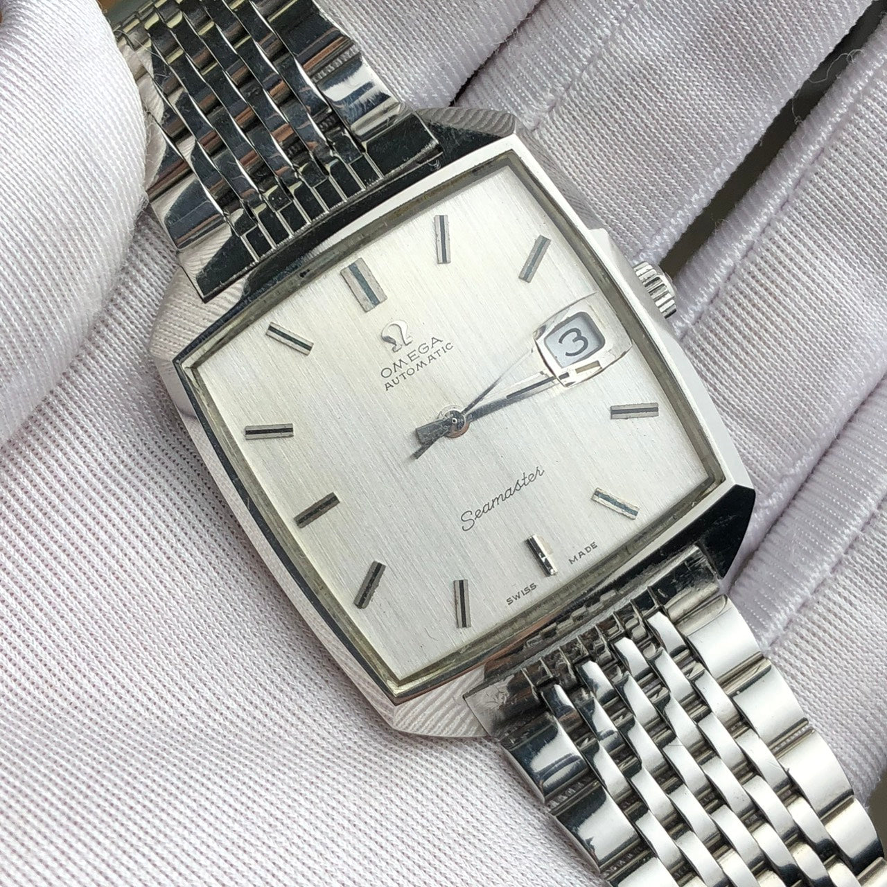 OMEGA SEAMASTER AUTOMATIC LINEN SILVER DIAL REF. 166.042