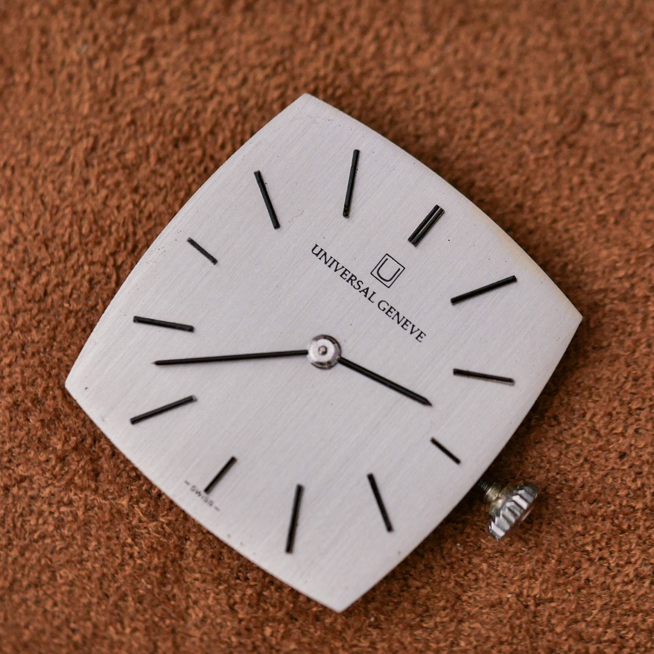 UNIVERSAL GENÈVE LINEN GREY DIAL REF. 842114
