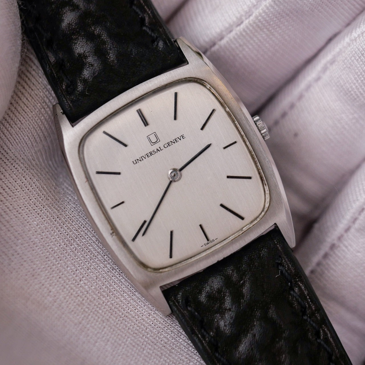 UNIVERSAL GENÈVE LINEN GREY DIAL REF. 842114