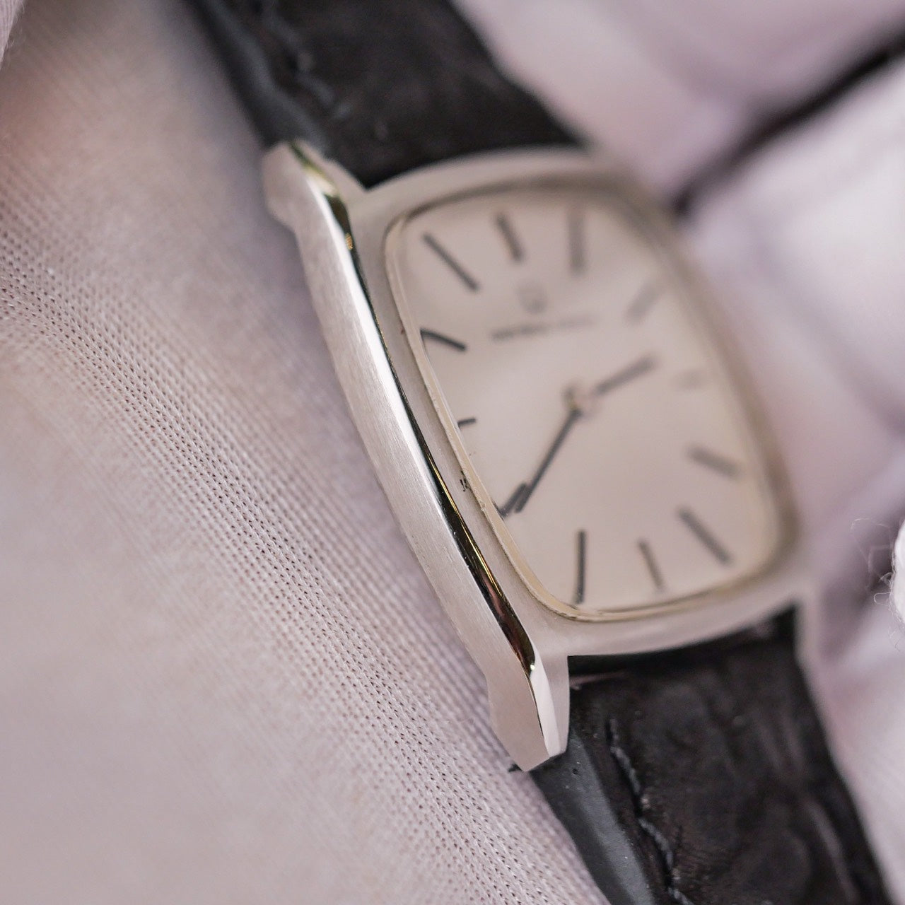 UNIVERSAL GENÈVE LINEN GREY DIAL REF. 842114