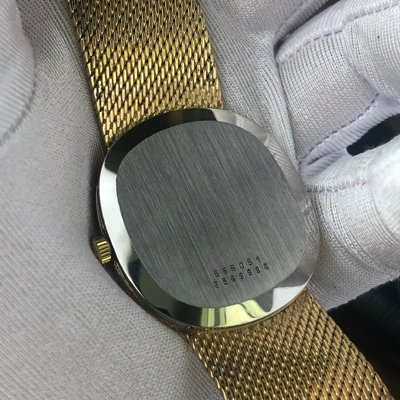 UNIVERSAL GENÈVE MICROTOR GILT SHADOW AUTOMATIC 10 MICRONS GOLD PLATING REF. 566051