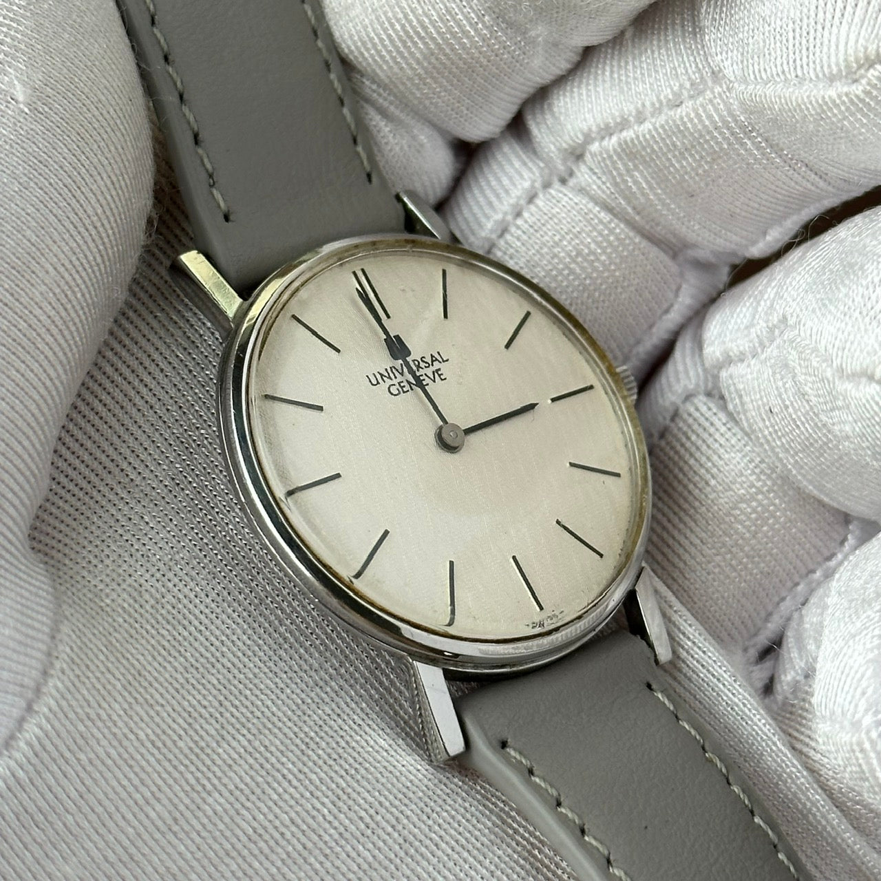 UNIVERSAL GENÈVE PATTERN DIAL REF. 842109