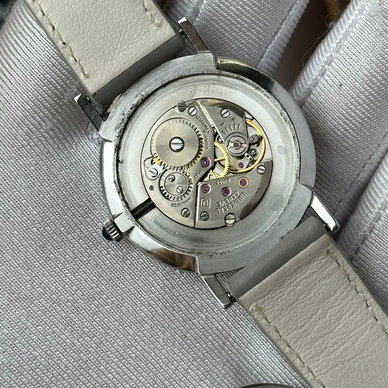 UNIVERSAL GENÈVE PATTERN DIAL REF. 842109