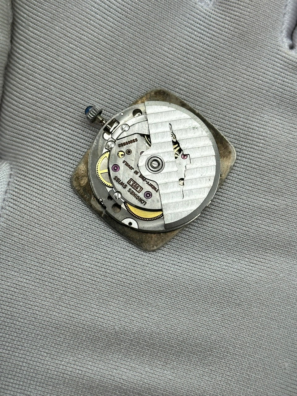 LONGINES AUTOMATIC SILVER LINEN DIAL REF. 4204-1