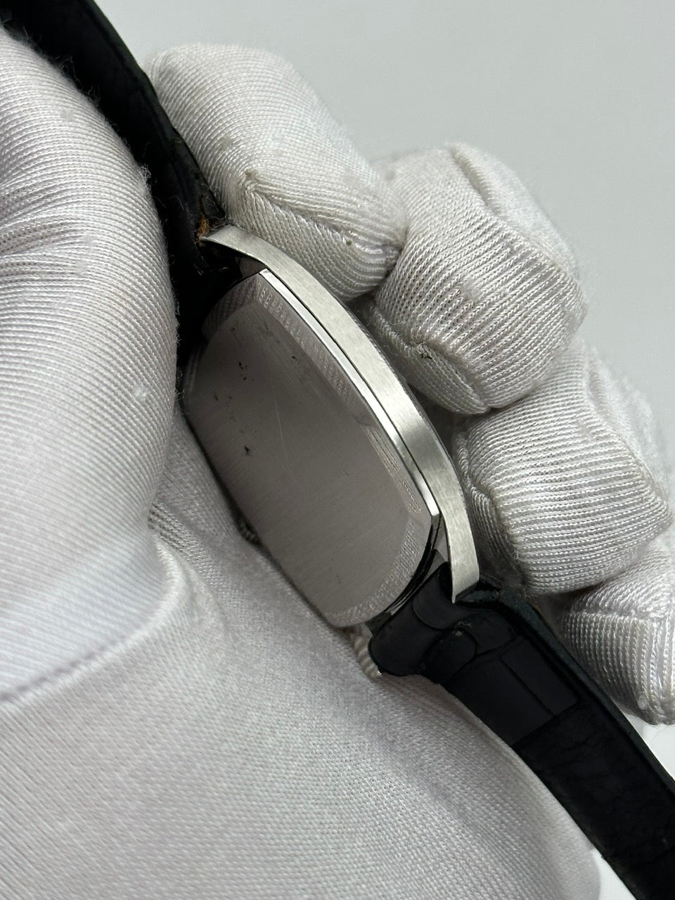 UNIVERSAL GENÈVE WHITE SHADOW AUTOMATIC ULTRA-SLIM REF. 866105
