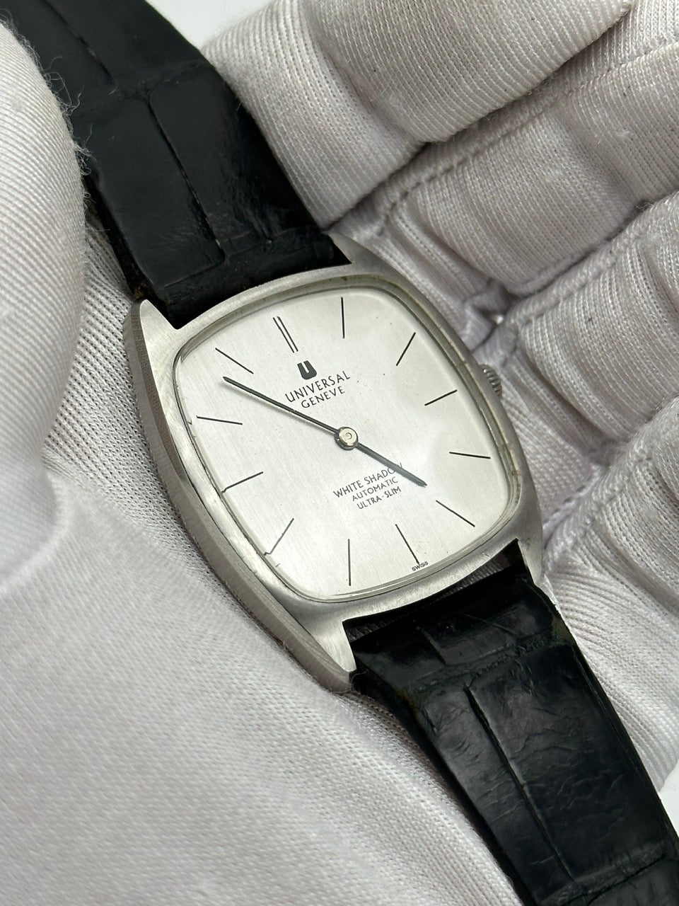 UNIVERSAL GENÈVE WHITE SHADOW AUTOMATIC ULTRA-SLIM REF. 866105