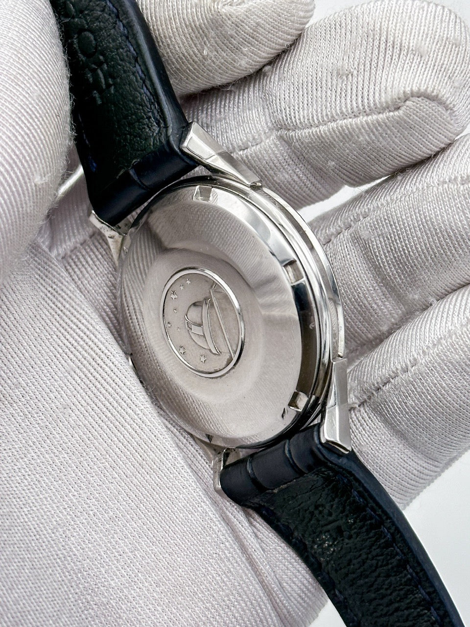 OMEGA CONSTELLATION "PIE PAN" CHRONOMETER AUTOMATIC CROSSHAIR DIAL REF. 14902