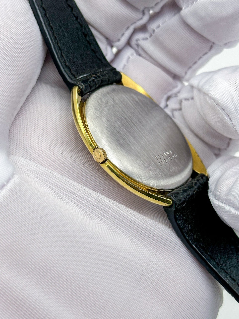 UNIVERSAL GENÈVE GILT SHADOW ULTRA-THIN AUTOMATIC REF. 566101