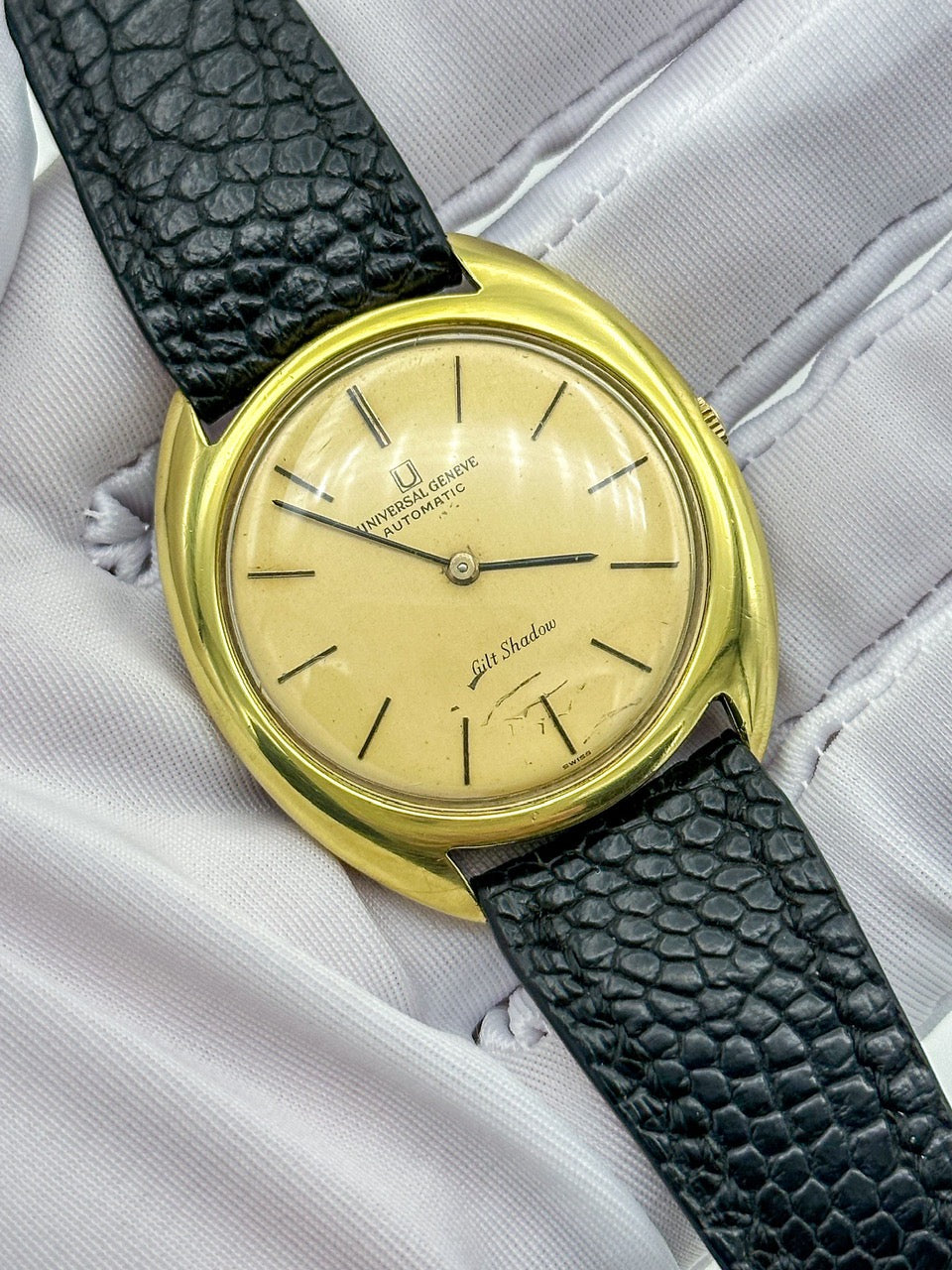 UNIVERSAL GENÈVE GILT SHADOW ULTRA-THIN AUTOMATIC REF. 566101