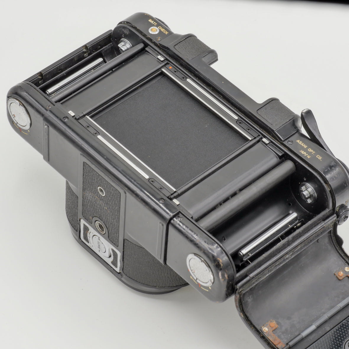 PENTAX 6X7 MEDIUM FORMAT SLR CAMERA