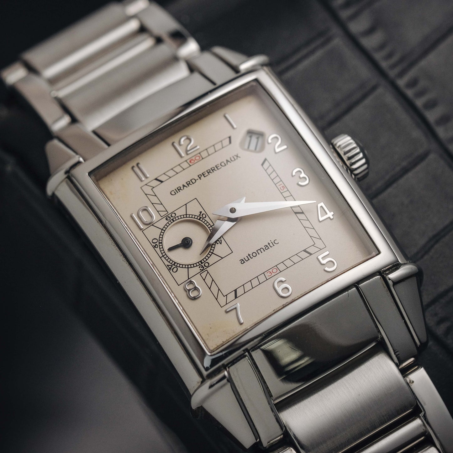 GIRARD-PERREGAUX VINTAGE 1945 AUTOMATIC REF. 25932