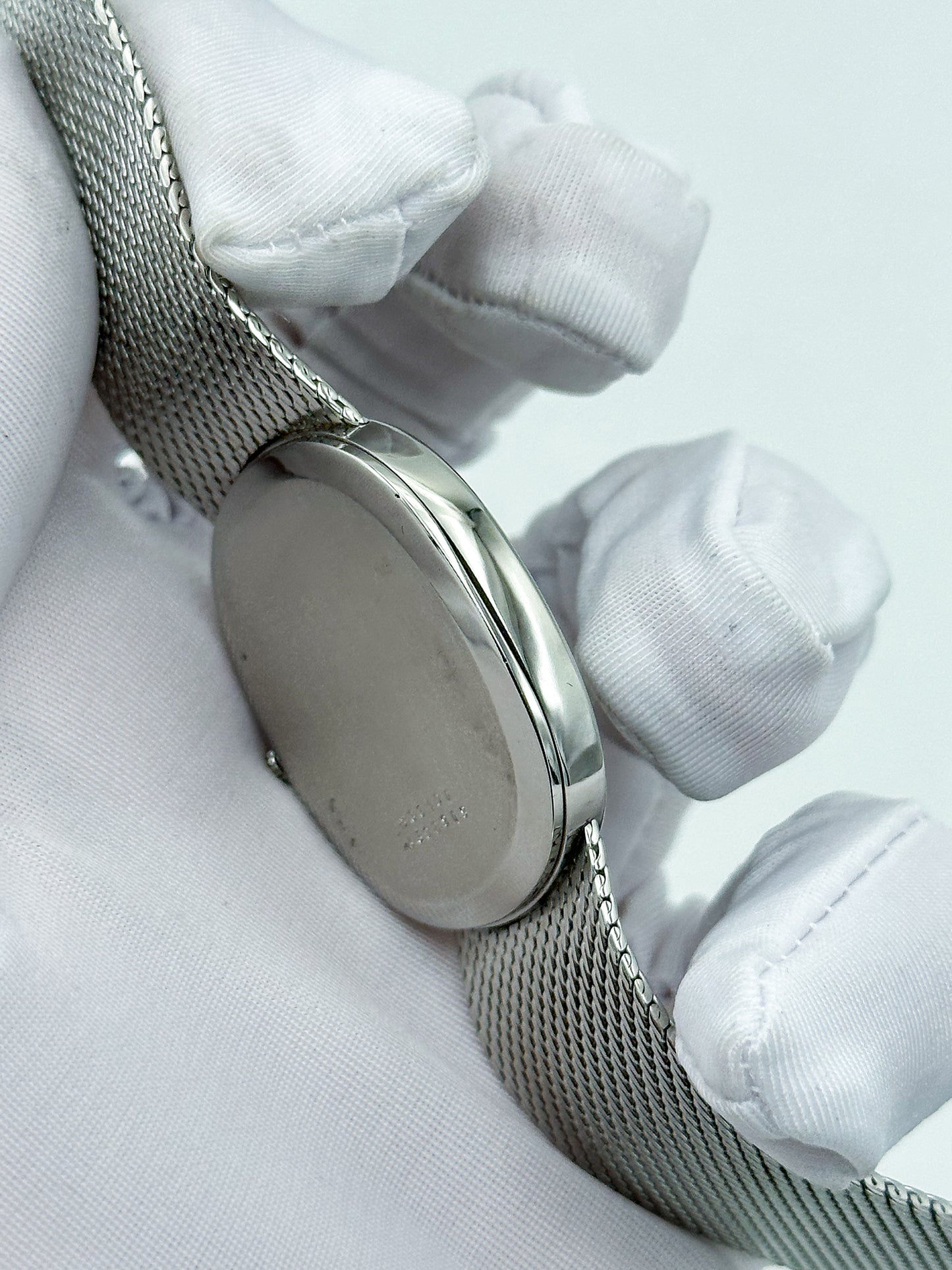 UNIVERSAL GENÈVE GILT SHADOW ULTRA-SLIM AUTOMATIC REF. 866104