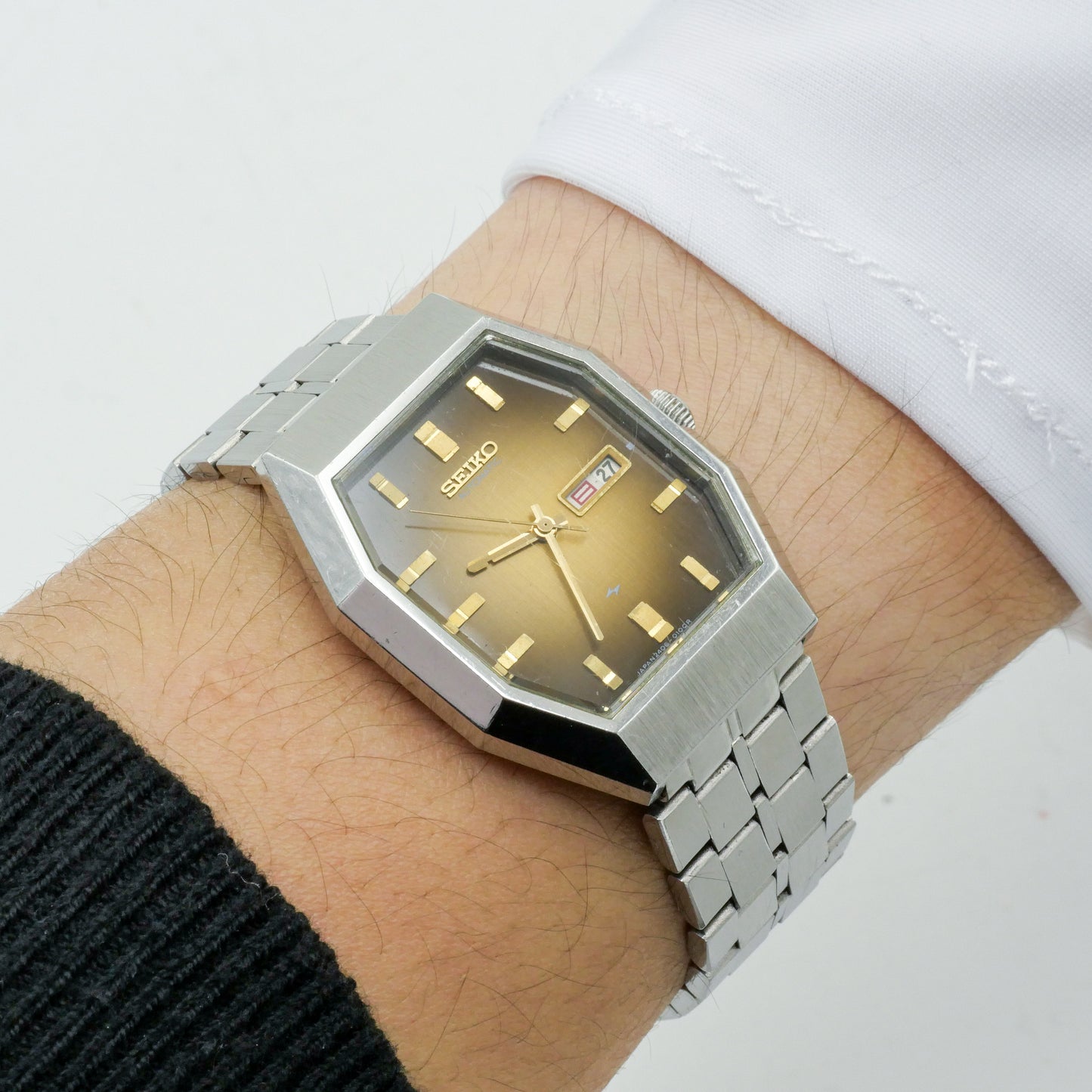 SEIKO CHARIOT AUTOMATIC FUMÉ BROWN LINEN DIAL REF. 2406-3030