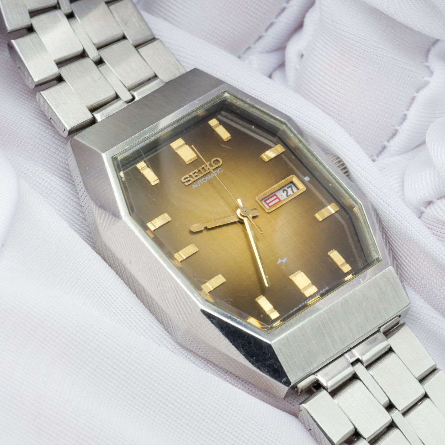 SEIKO CHARIOT AUTOMATIC FUMÉ BROWN LINEN DIAL REF. 2406-3030