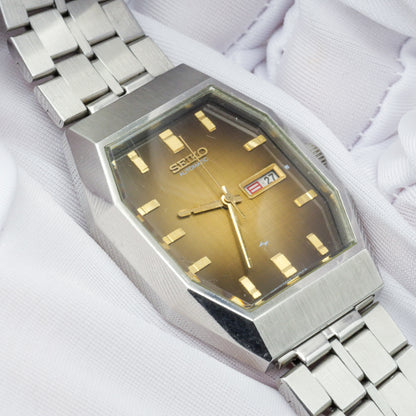 SEIKO CHARIOT AUTOMATIC FUMÉ BROWN LINEN DIAL REF. 2406-3030