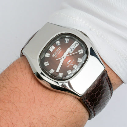SEIKO LORD MATIC LM AUTOMATIC DAY-DATE FACETED CRYSTAL REF. 5606-5170