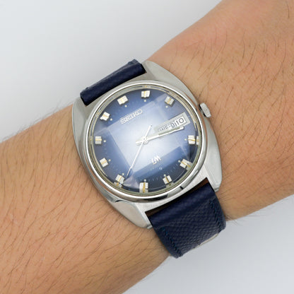 SEIKO LORD MATIC LM 23 JEWELS AUTOMATIC FACETED CRYSTAL BLUE DIAL REF. 5606-7230