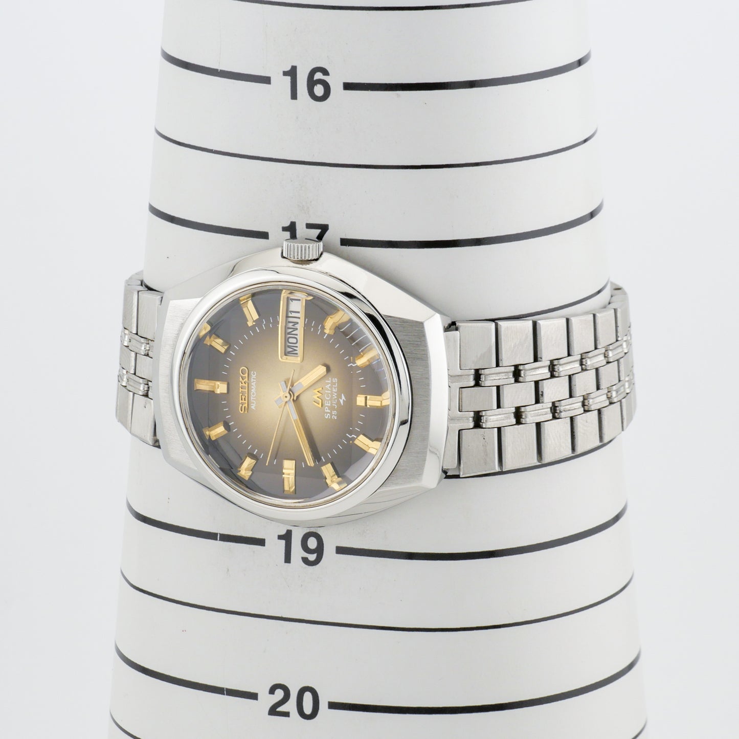 SEIKO LORD MATIC LM SPECIAL 23 JEWELS AUTOMATIC REF. 5216-6020