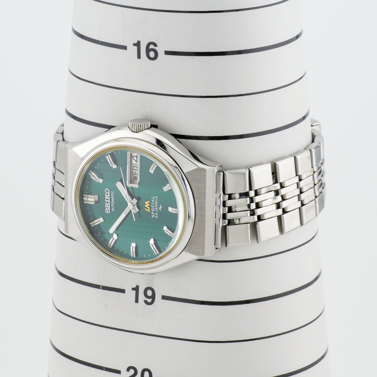 SEIKO LORD MATIC LM SPECIAL 23 JEWELS AUTOMATIC REF. 5216-7040