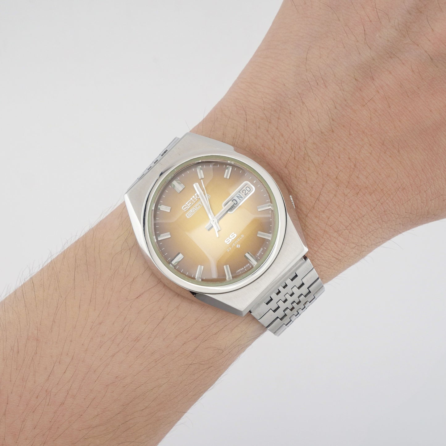 SEIKO 5 ACTUS SS 23 JEWELS AUTOMATIC REF. 6106-8760